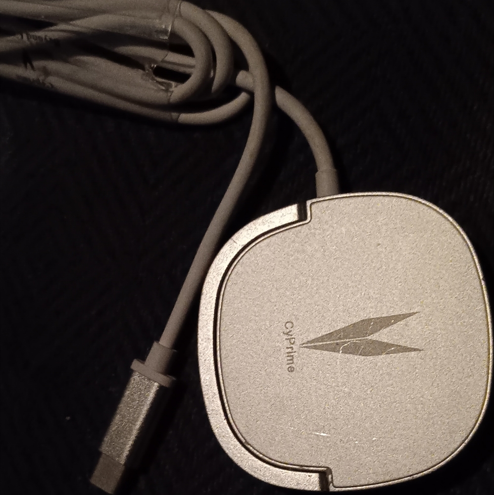 Iphone magnetic charger